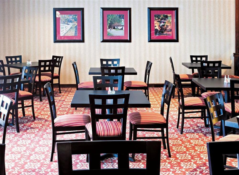 Quality Inn Lexington -Horse Park Ресторант снимка