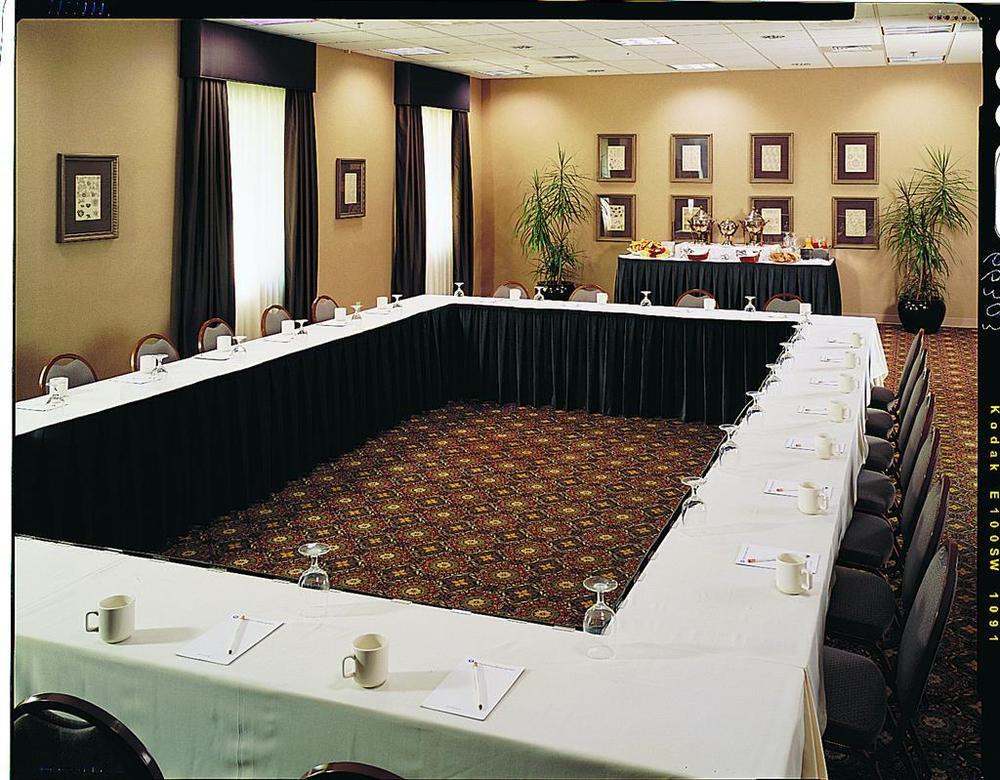 Quality Inn Lexington -Horse Park Съоръжения снимка