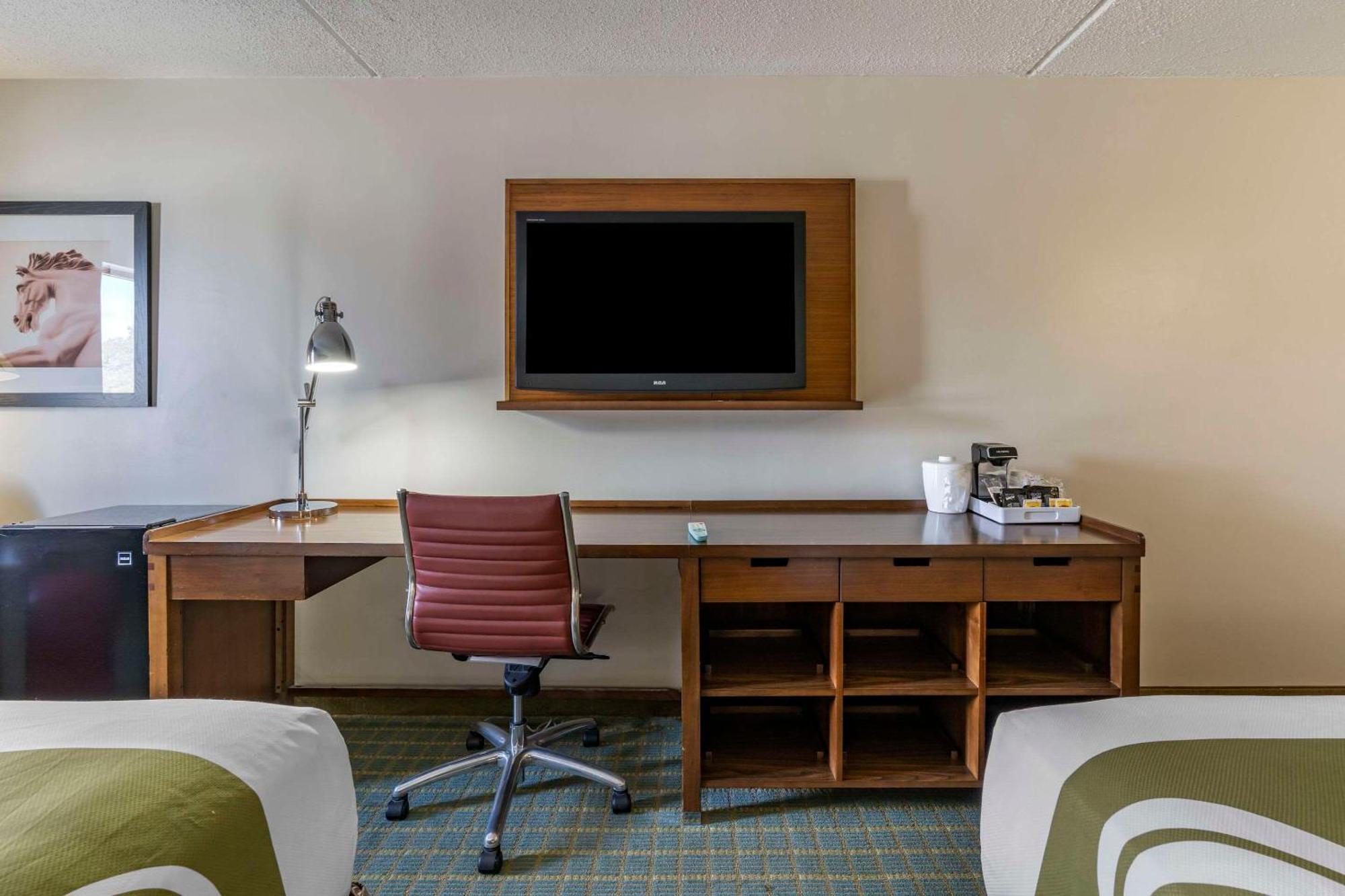 Quality Inn Lexington -Horse Park Екстериор снимка