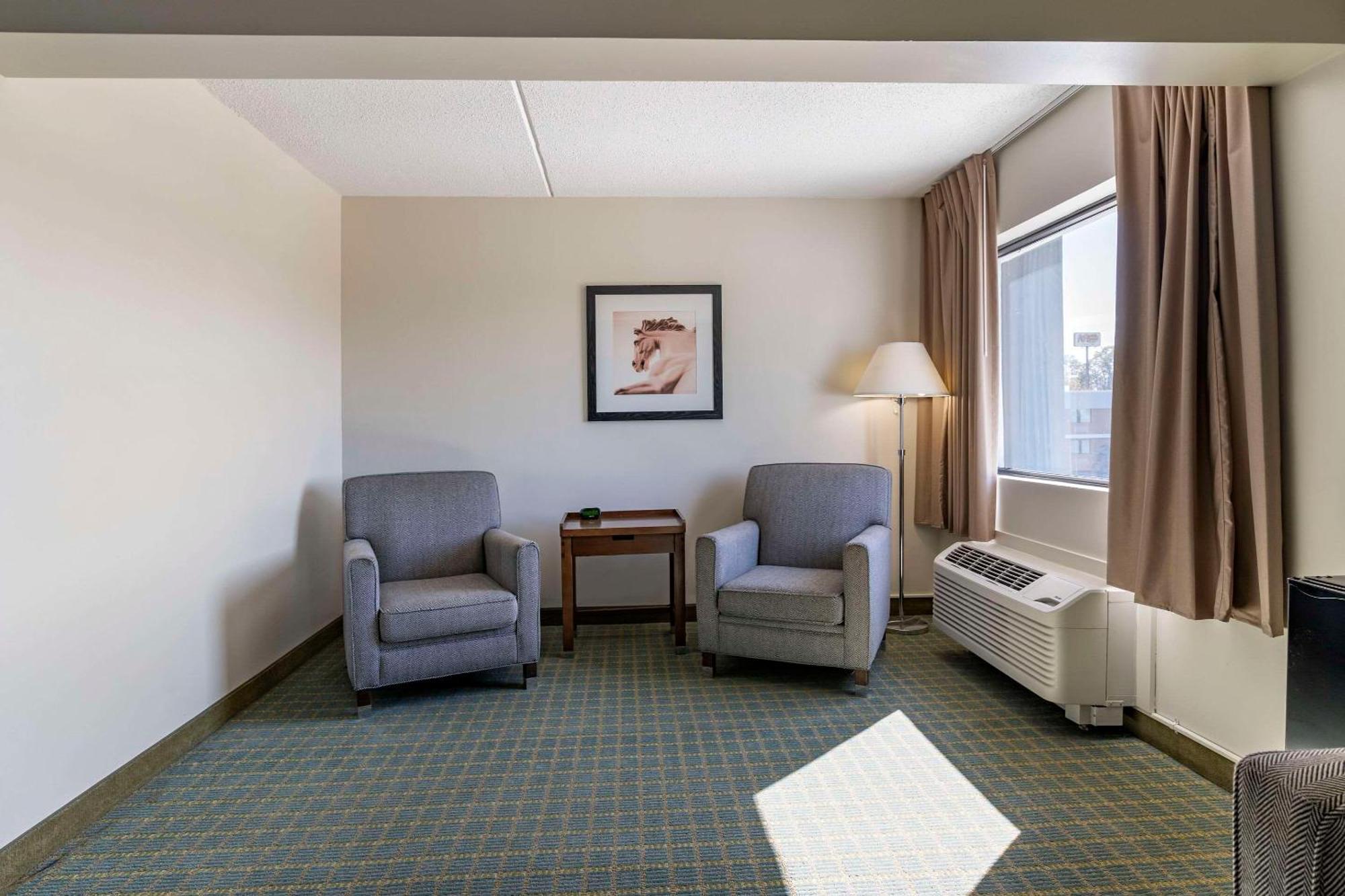 Quality Inn Lexington -Horse Park Екстериор снимка