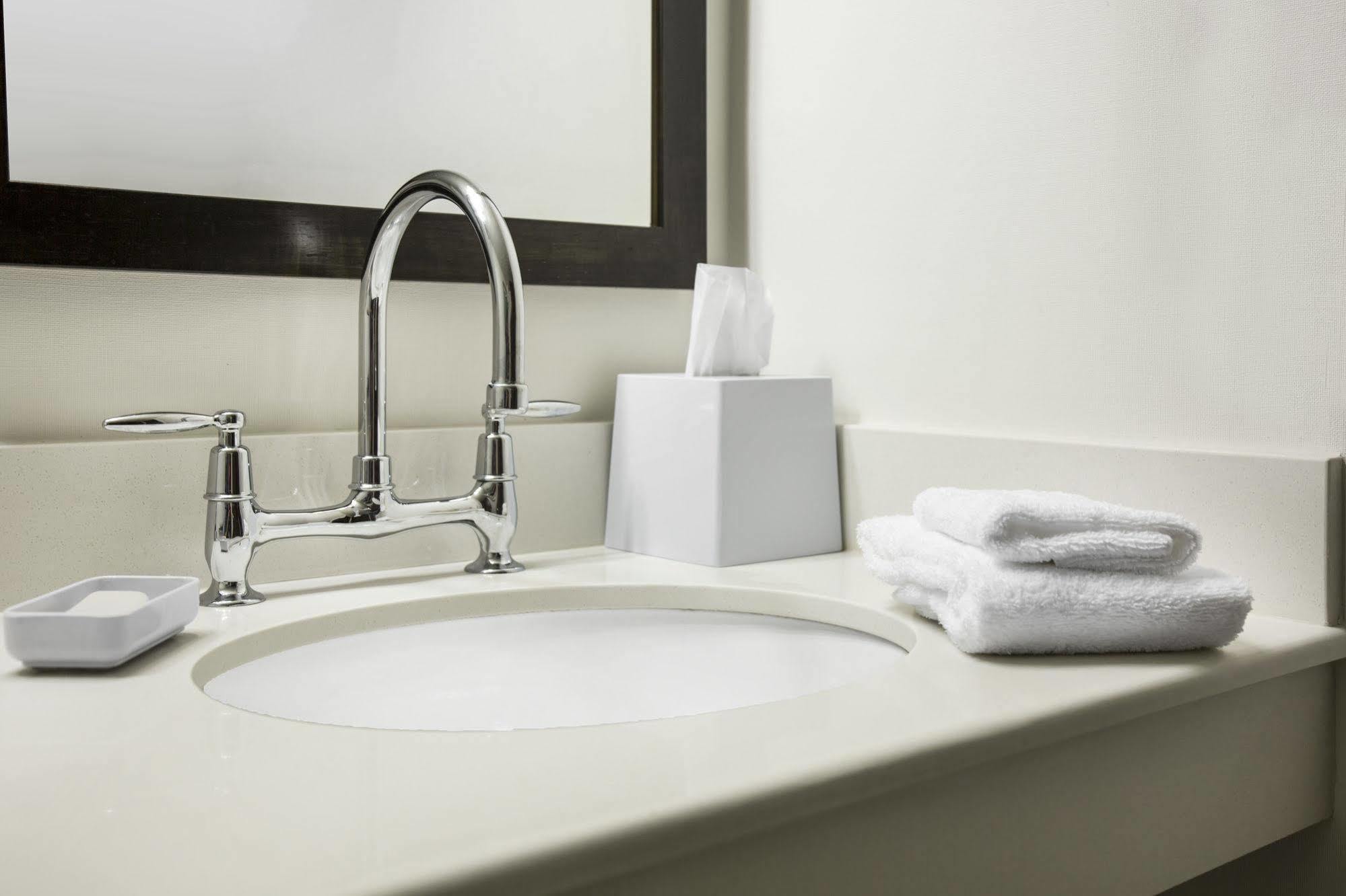 Quality Inn Lexington -Horse Park Екстериор снимка