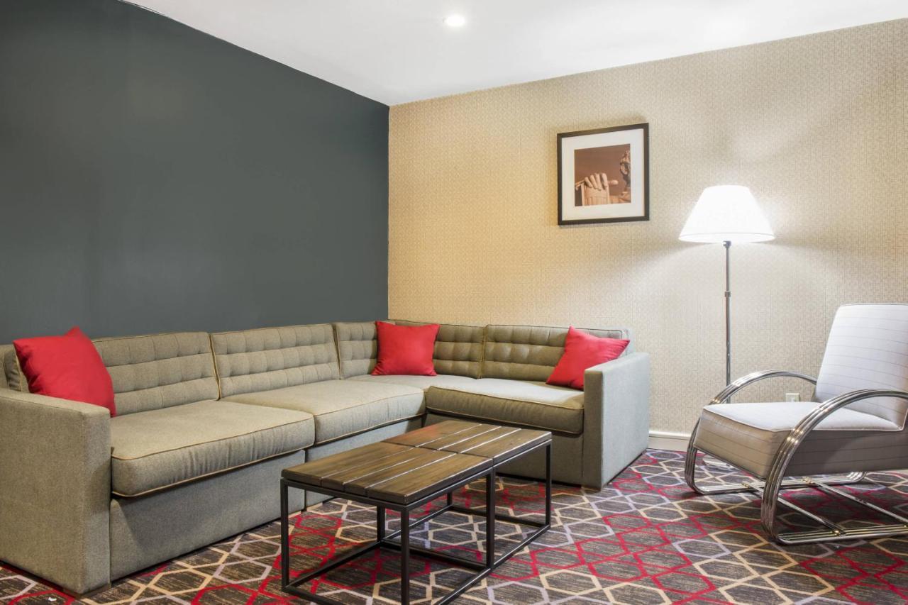 Quality Inn Lexington -Horse Park Екстериор снимка